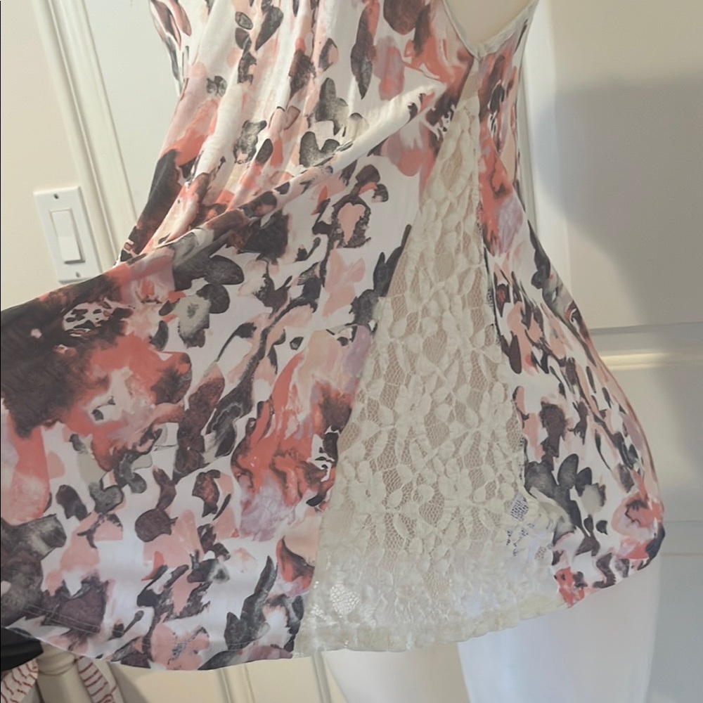 Kimchi Blue Asymmetrical Pink and Black Camisole size Small - Picture 2 of 9